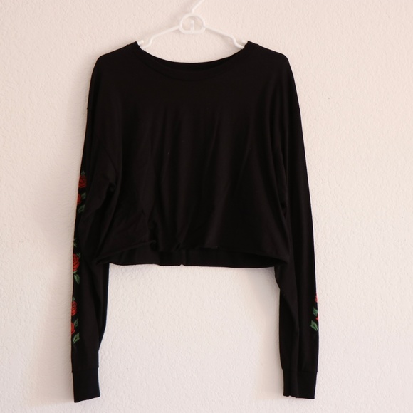 Roses Crop Top - Picture 6 of 7